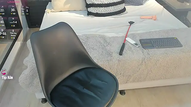 Blue Angell online show from March 8, 11:39 pm