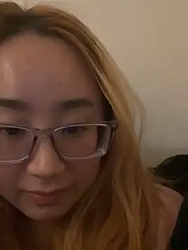 suki889 online show from January 11, 5:18 pm