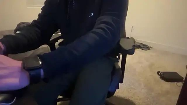 Snapshot of zadddy781 chatting on December 15, 2:05 am zadddy781 online show from December 15, 2:05 am