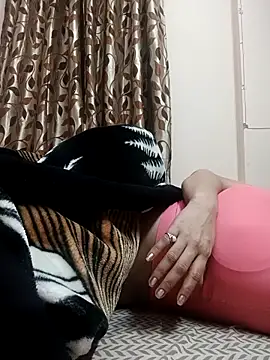 karishma kappur online show from February 22, 1:02 pm