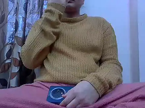 karishma kappur online show from February 23, 6:49 am
