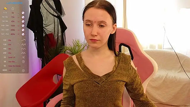 Snapshot of mon_lola chatting on February 22, 7:01 am mon lola online show from February 22, 7:01 am