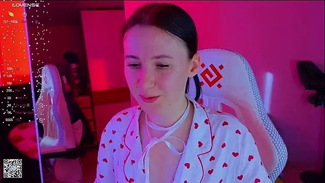 Snapshot of mon_lola chatting on March 10, 6:16 am mon lola online show from March 10, 6:16 am