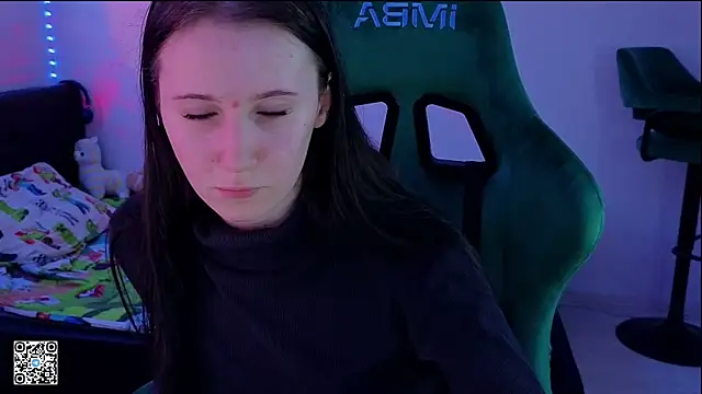 Snapshot of mon_lola chatting on March 12, 2:45 pm mon lola online show from March 12, 2:45 pm