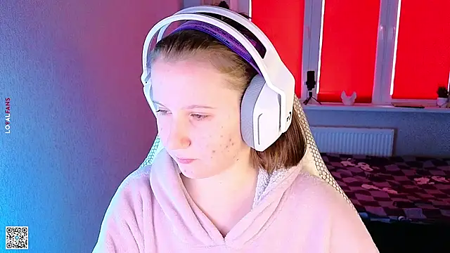 Snapshot of mon_lola chatting on September 30, 11:48 am mon lola online show from September 30, 11:48 am