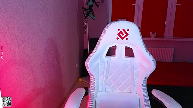 Snapshot of mon_lola chatting on November 13, 4:06 pm mon lola online show from November 13, 4:06 pm