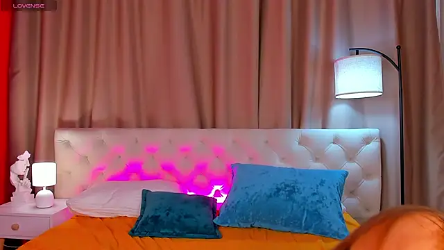 passi lover online show from September 20, 1:28 am