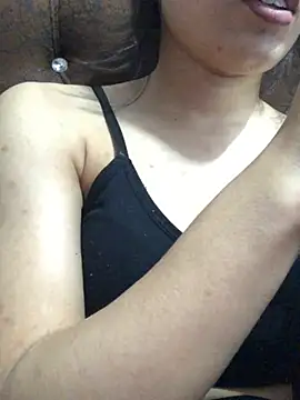 Snapshot of Tanvi_roy98 chatting on February 17, 7:37 am Tanvi roy98 online show from February 17, 7:37 am