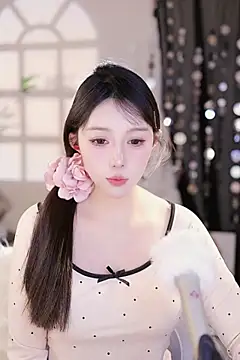 Summer-Momo online show from March 22, 12:35 pm