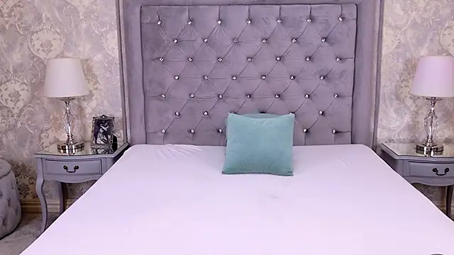 LexiRiley online show from October 28, 6:28 am