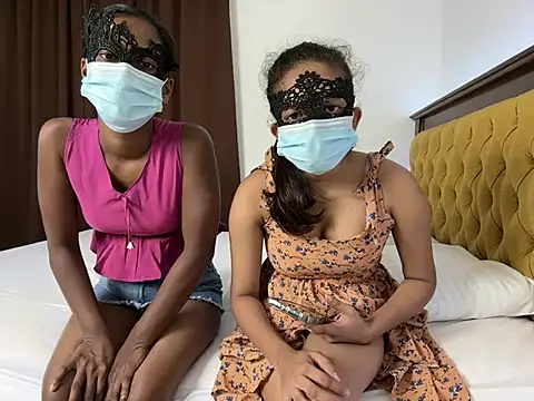 Snapshot of Tatoo_girl chatting on March 16, 8:32 am Tatoo girl online show from March 16, 8:32 am