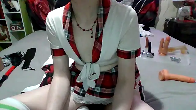 AverageRose online show from February 7, 6:45 am