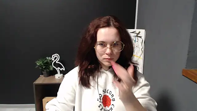 Snapshot of mini_girly chatting on February 4, 1:16 pm mini girly online show from February 4, 1:16 pm