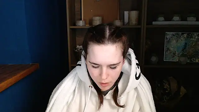 Snapshot of mini_girly chatting on February 21, 10:39 am mini girly online show from February 21, 10:39 am