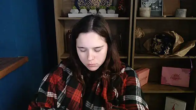 Snapshot of mini_girly chatting on October 6, 7:06 am mini girly online show from October 6, 7:06 am