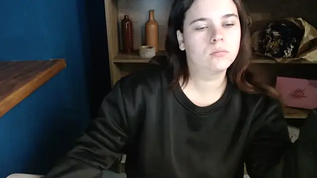 Snapshot of mini_girly chatting on October 9, 5:49 am mini girly online show from October 9, 5:49 am