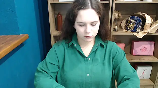 Snapshot of mini_girly chatting on October 14, 1:01 pm mini girly online show from October 14, 1:01 pm