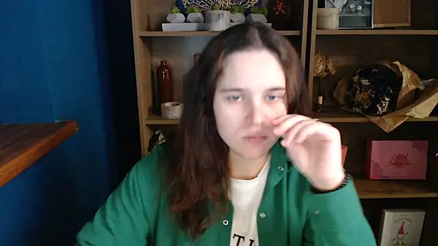 Snapshot of mini_girly chatting on October 22, 1:33 pm mini girly online show from October 22, 1:33 pm