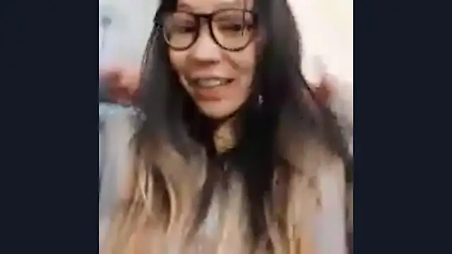 Snapshot of LoveFoxyQueen chatting on March 18, 11:13 am LoveFoxyQueen online show from March 18, 11:13 am