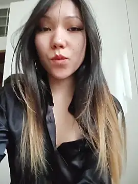 Snapshot of LoveFoxyQueen chatting on March 27, 3:12 pm LoveFoxyQueen online show from March 27, 3:12 pm