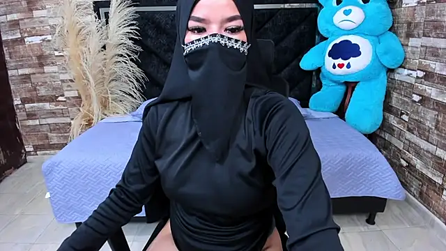 Snapshot of Aixa_Kanaan chatting on January 7, 9:46 pm Aixa Kanaan online show from January 7, 9:46 pm