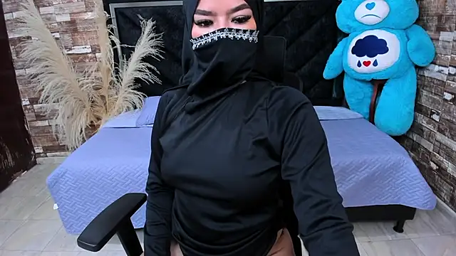 Snapshot of Aixa_Kanaan chatting on January 13, 6:59 pm Aixa Kanaan online show from January 13, 6:59 pm