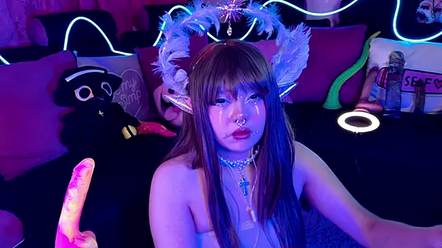 LaytonBox online show from September 21, 1:57 pm