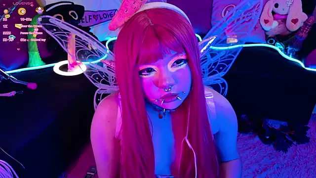 LaytonBox online show from September 26, 4:00 pm