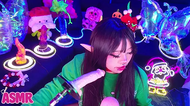 LaytonBox online show from December 19, 3:19 pm