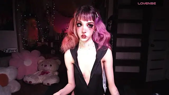 Ink  pleasure online show from May 6, 10:48 pm
