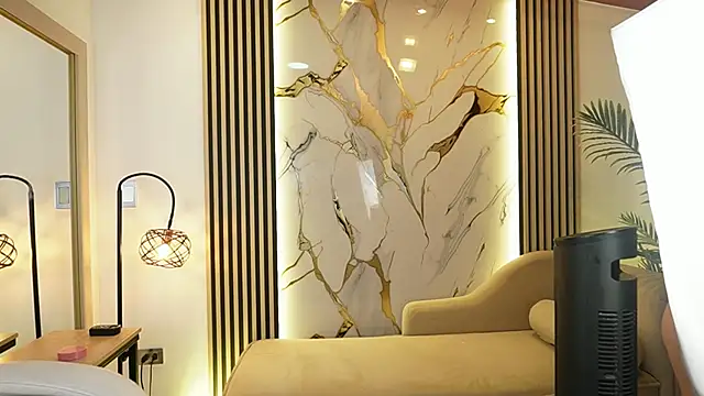 Emma Walkerr  online show from February 19, 7:10 pm