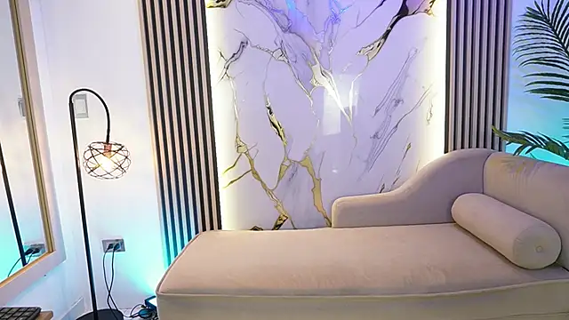 Emma Walkerr  online show from February 28, 7:15 pm