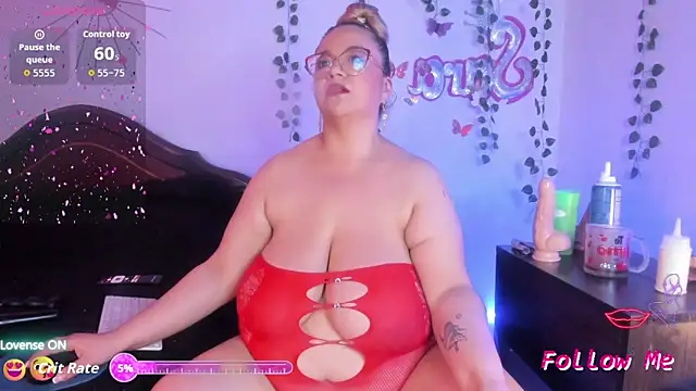 naughty curvy1  online show from April 13, 6:13 pm