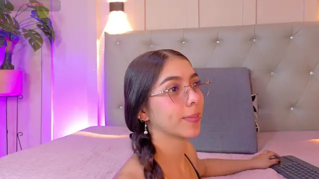 cristal antoni online show from November 28, 8:28 am