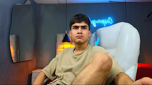 Tommy18   online show from February 26, 6:58 am