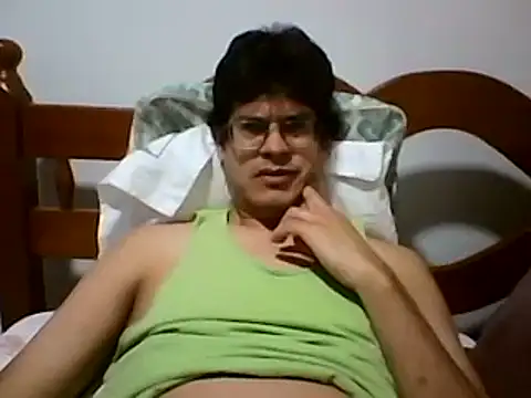 Snapshot of AgneloFly chatting on January 17, 3:34 am AgneloFly online show from January 17, 3:34 am