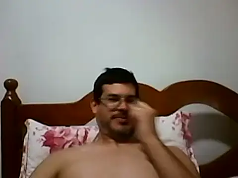 Snapshot of AgneloFly chatting on February 3, 2:14 am AgneloFly online show from February 3, 2:14 am