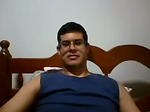 Snapshot of AgneloFly chatting on February 9, 2:49 am AgneloFly online show from February 9, 2:49 am