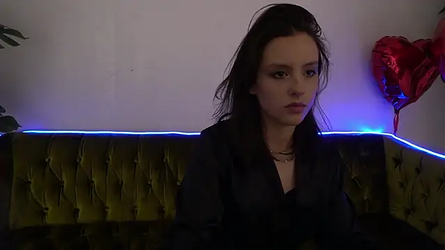 Snapshot of AnnaElys chatting on March 4, 9:43 pm AnnaElys online show from March 4, 9:43 pm