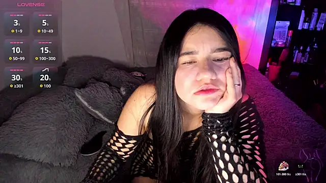 lilihot  online show from May 17, 5:27 am