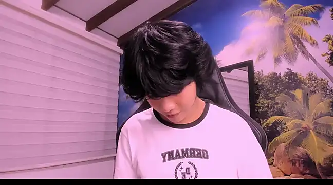 AllanYong18 online show from January 24, 12:52 am