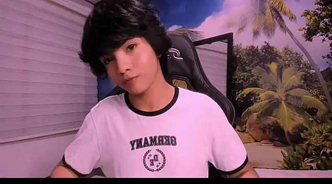 AllanYong18 online show from January 24, 3:54 am