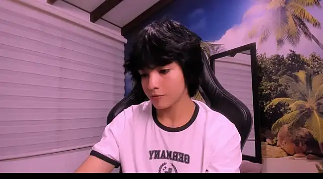 AllanYong18 online show from January 25, 3:51 am