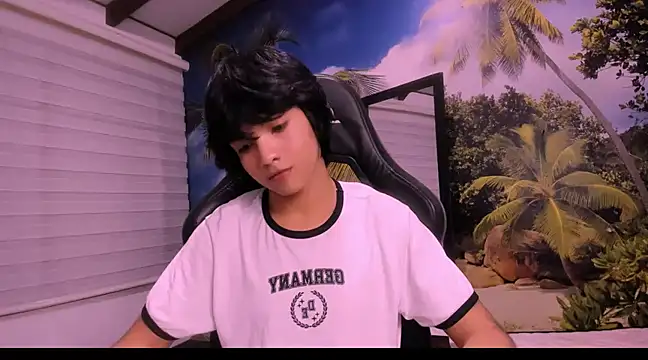 AllanYong18 online show from January 25, 6:55 am