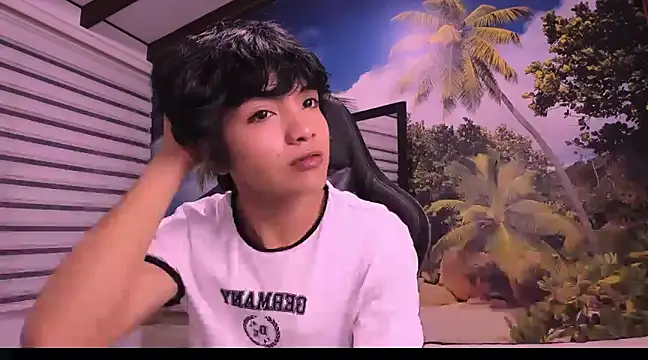 AllanYong18 online show from February 1, 2:05 am