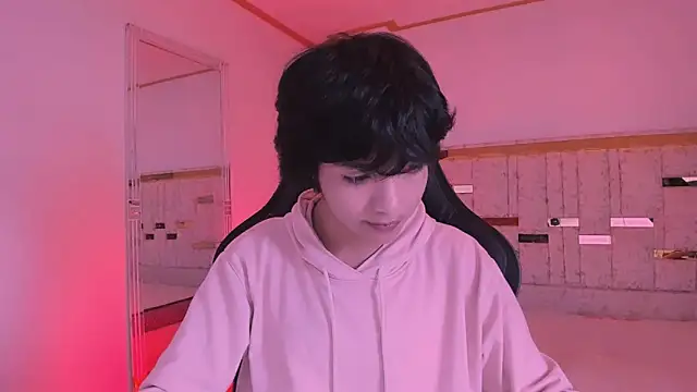 AllanYong18 online show from March 10, 8:04 am