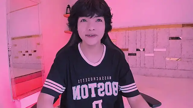 AllanYong18 online show from March 11, 10:18 am