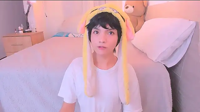 AllanYong18 online show from October 9, 7:50 am