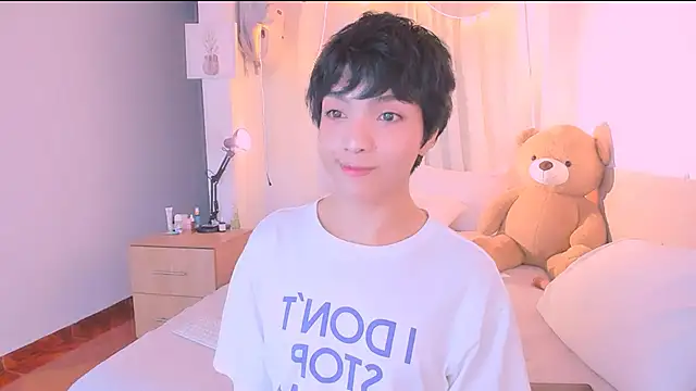 AllanYong18 online show from October 19, 8:37 am