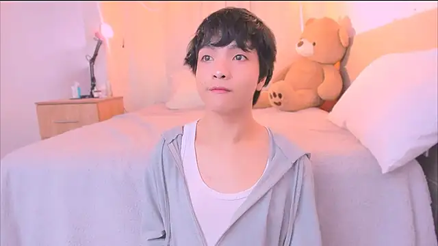 AllanYong18 online show from October 28, 12:52 pm